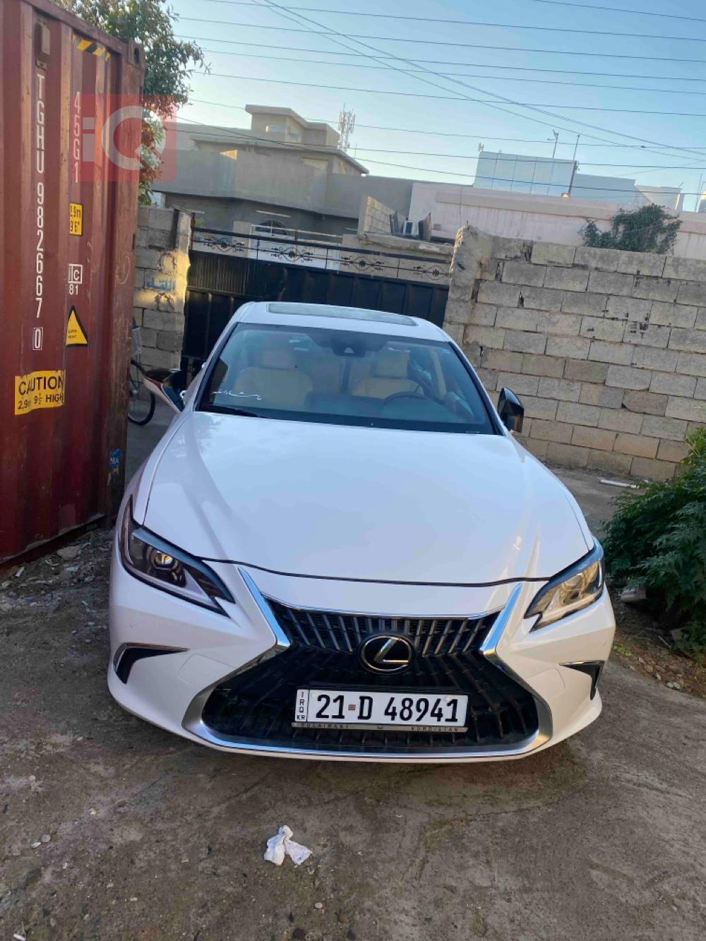 Lexus ES